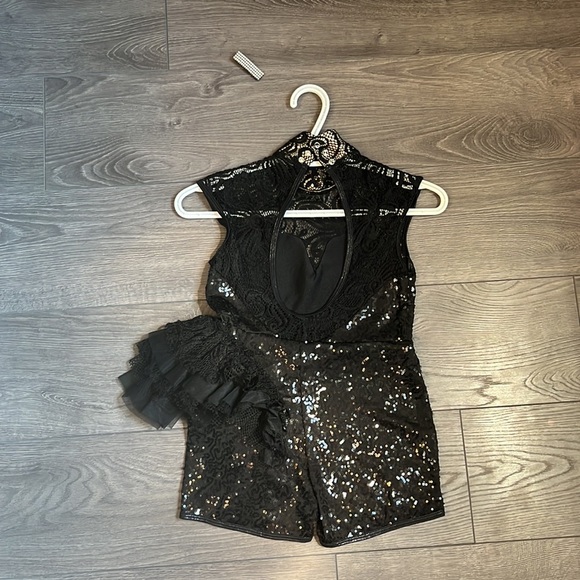 Sassy black sequinned/lace dance costume childs large - Picture 7 of 11